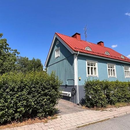 Tunnelmallinen Puutalohuoneisto. Åbo Exteriör bild